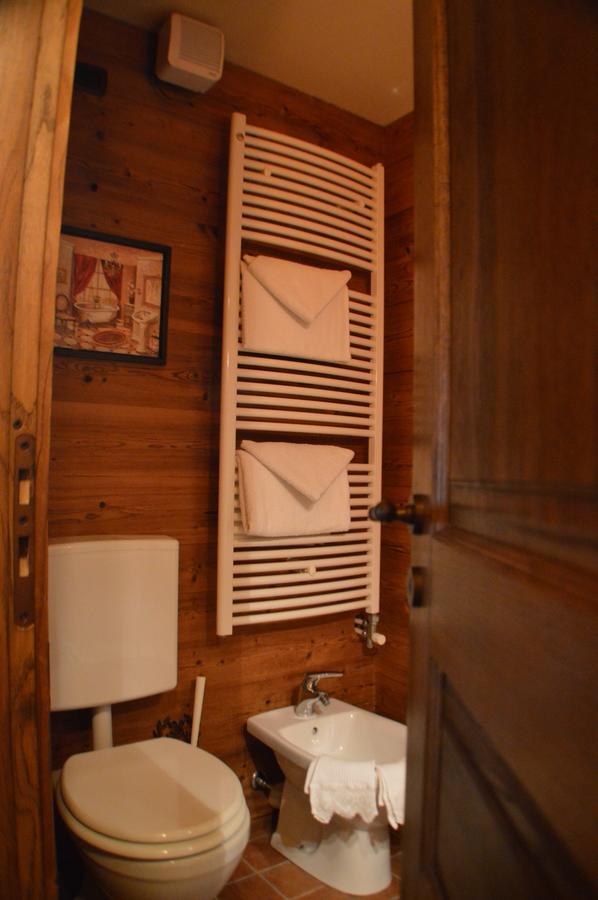 B&B Lepetitnid Valtournenche Bagian luar foto